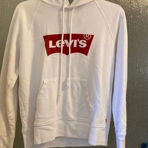 White Levi’s hoodie